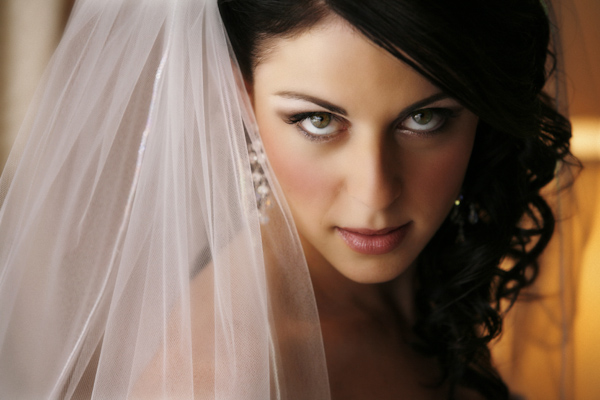 Beautiful bride with perfect makup - wedding photo by Jerry Ghionis